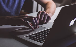 800天领跑却零冠军！阿伯恩茅斯紧咬榜首，钢铁防线阿森纳要慌？